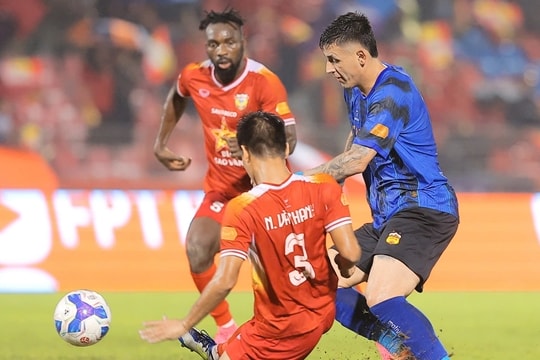 VAR định đoạt, Hà Tĩnh thắng HAGL 1-0 bằng penalty 88'