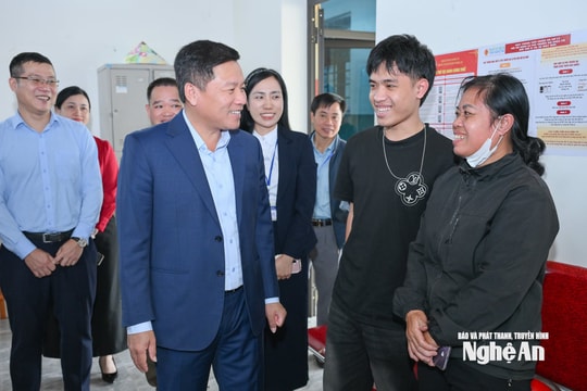 Phó Chủ tịch UBND tỉnh Hoàng Phú Hiền kiểm tra vận hành chính quyền địa phương 2 cấp