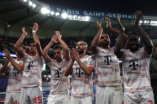 Bayern Munich hạ PSG 2-1 tại Paris, thị uy Champions League