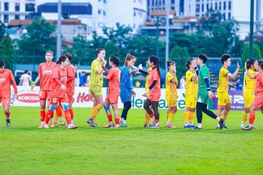 Huỳnh Như lập công, CLB nữ TP.HCM thắng ĐT Việt Nam 2-1