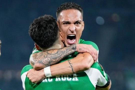 Crystal Palace tạo cột mốc lịch sử; Antony liên tục tỏa sáng; Xuân Son trở lại tuyển Việt Nam