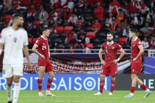 FIFA phạt nặng Indonesia: treo giò Haye, Pattynama 4 trận