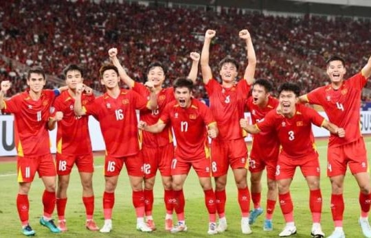 Bùi Vĩ Hào tái xuất, U22 Việt Nam chốt danh sách Panda Cup