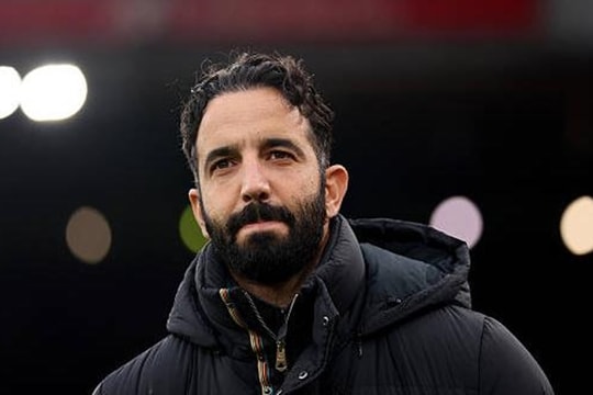 Amorim thừa nhận MU mắc sai lầm, đáp lời Ronaldo về phép lạ