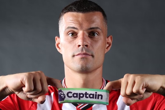 Xhaka thổi lửa cho Sunderland: từ đáy vực tới top 4