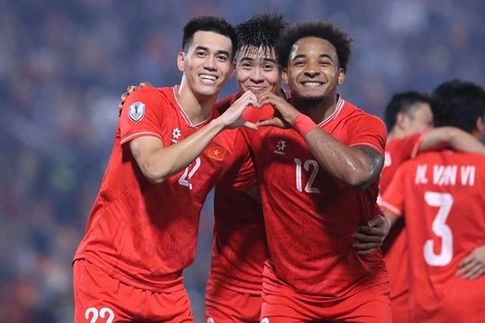 HLV Kim Sang-sik cải tổ, tuyển Việt Nam chờ nhân tố mới