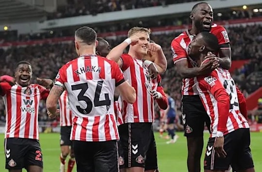 Sunderland 2-2 Arsenal: biển quảng cáo chặn chuỗi 10 trận