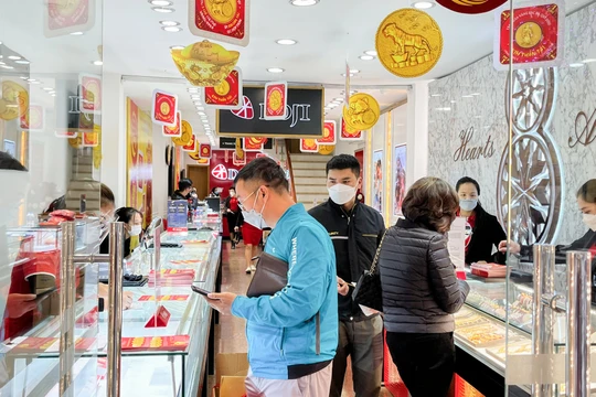 Giá vàng chiều nay 10/11/2025: Bảng giá vàng SJC ACB, vàng nhẫn, vàng thế giới