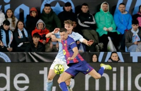 Barcelona thắng 4-2 Celta Vigo: Lewandowski hat-trick