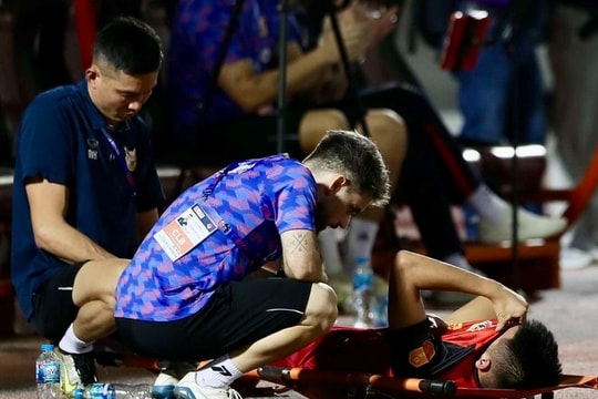 Trần Thành Trung tái phát chấn thương, rời sân phút 43