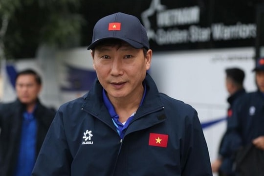 HLV Kim Sang Sik chỉ chọn Viktor Lê cho U22 Việt Nam