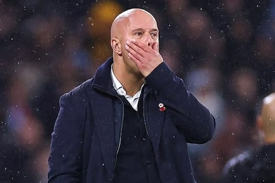 Liverpool chi 390 triệu bảng và cơn khủng hoảng tái thiết