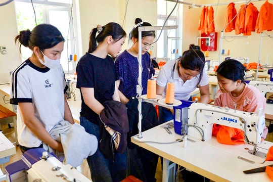 Nghệ An phát triển giáo dục nghề nghiệp ở vùng khó khăn