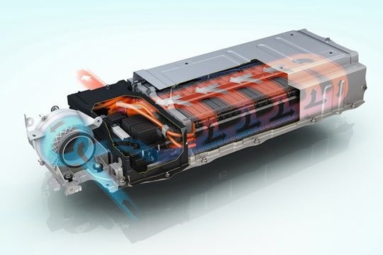 Toyota sẽ ra mắt xe dùng pin thể rắn vào 2027–2028