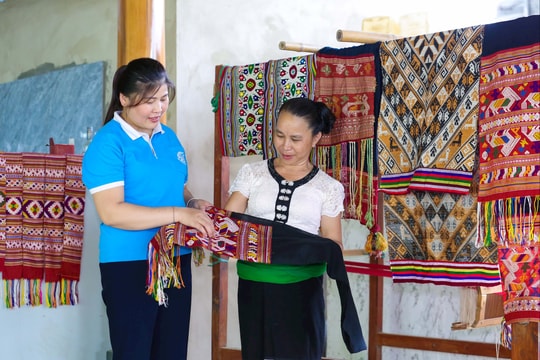 Giấc mơ thổ cẩm đang hồi sinh ở Mường Quàng