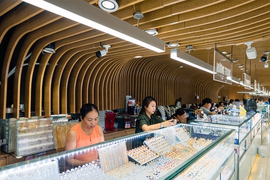 Giá vàng hôm nay 13/11/2025: Bảng giá vàng ACB SJC PNJ, vàng nhẫn BTMC, vàng thế giới