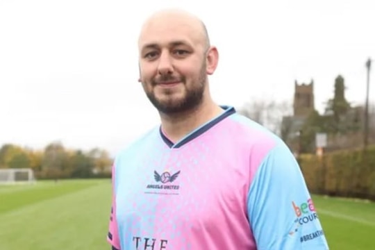 Oldham và Angels United, đội bóng không ai muốn tham gia