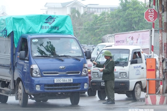 Phí ra vào bến xe, nhà ga ở Nghệ An: Mỗi nơi một kiểu?
