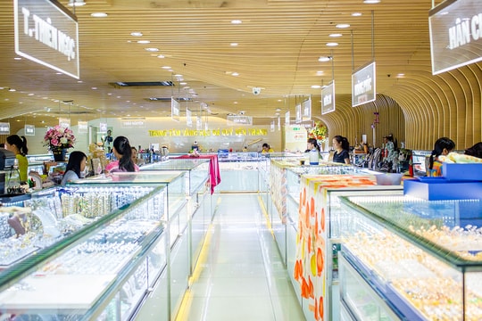 Giá vàng chiều nay 14/11/2025: Giá vàng SJC, vàng nhẫn, vàng thế giới