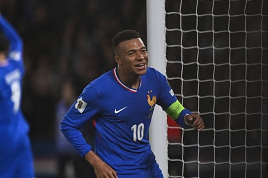 Pháp 4-0 Ukraine: Mbappe cú đúp, chạm mốc 400 bàn thắng