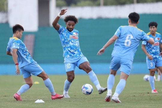 Duy Mạnh gửi thông điệp cho Xuân Son trước trận gặp Lào