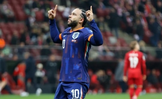 Depay cứu điểm, Hà Lan hòa 1-1 Ba Lan giữ ngôi đầu