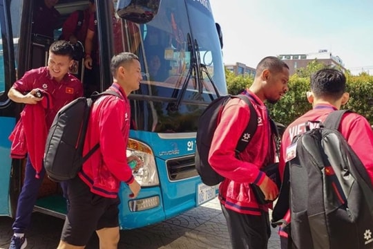 Tuyển Việt Nam đến Viêng Chăn, tăng tốc cho lượt về gặp Lào