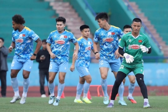 Điểm tin 15/11: ĐT Việt Nam thận trọng, Nam Định đổi tướng