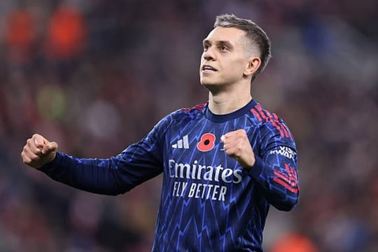 Trossard thăng hoa, Arsenal đứng trước bài toán dài hạn