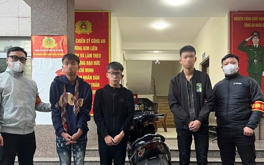 Quái xế hung hãn đạp đầu xe tuần tra của Cảnh sát 141 để bỏ chạy