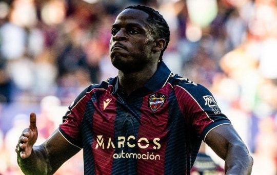 Chuyển nhượng 16/11: Arsenal nhắm Eyong, Pep lo Echeverri