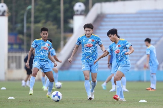 Gia Bảo khen Xuân Son đẳng cấp, ĐT Việt Nam chờ Lào