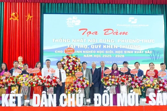 UBND xã Bích Hào ký kết chương trình phối hợp phát triển giáo dục với Tập đoàn Phương Linh