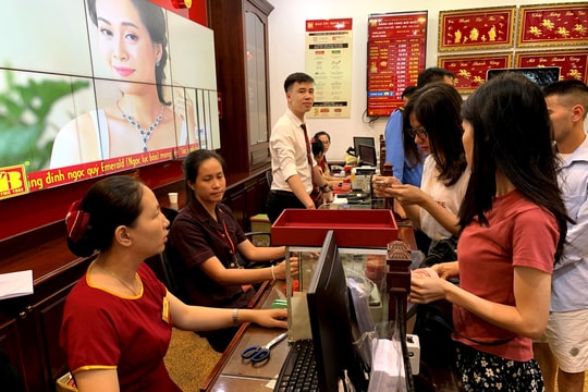 Giá vàng chiều nay 17/11/2025: Bảng giá vàng SJC PNJ ACB, vàng nhẫn BTMC, vàng thế giới