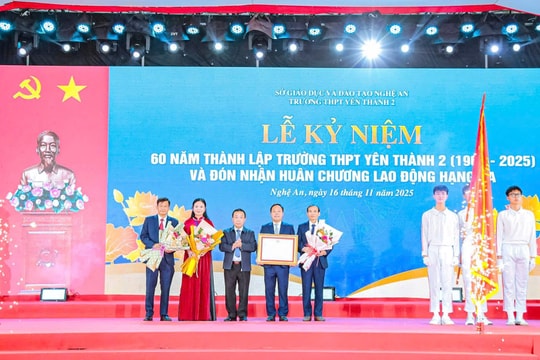 Trường THPT Yên Thành 2 kỷ niệm 60 năm thành lập, đón nhận Huân chương Lao động hạng Ba