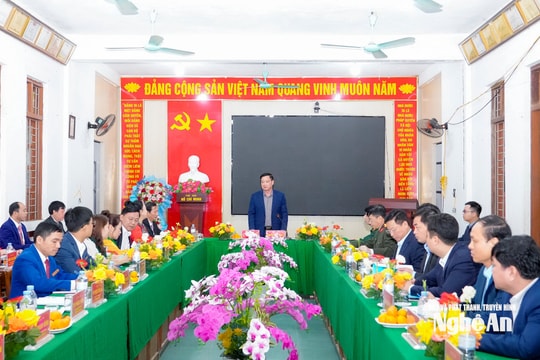 Bí thư Tỉnh ủy Nguyễn Khắc Thận làm việc với Đảng ủy xã Yên Hòa