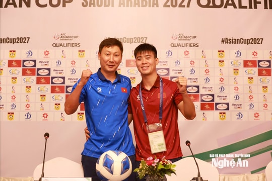 HLV Kim Sang Sik: “Tuyển Việt Nam đã sẵn sàng 100% cho trận quyết chiến với Lào”