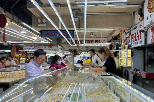 Giá vàng chiều nay 18/11/2025: Bảng giá vàng SJC PNJ ACB, vàng nhẫn BTMC, vàng thế giới