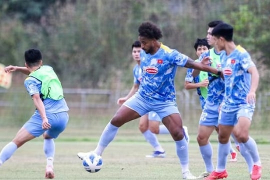 Việt Nam tái đấu Lào: áp lực trình diễn, làm mới hàng công
