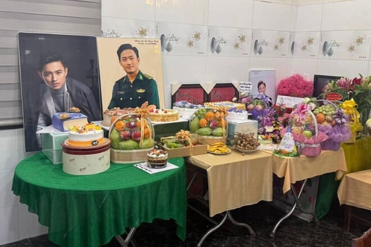 Em trai tổ chức sinh nhật cho cố NSƯT Quý Bình