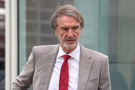 Man Utd siết quỹ lương, dồn lực tái thiết tuyến giữa