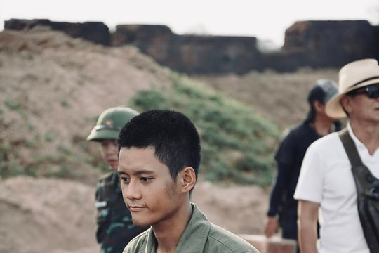 Diễn viên Đình Khang (Mưa Đỏ) kêu cứu vì gia đình mắc kẹt lũ