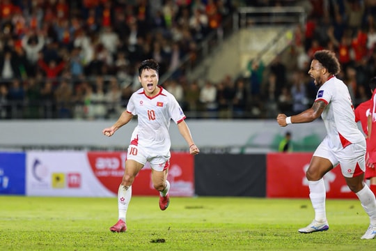 Việt Nam 2-0 Lào: Tuấn Hải trở lại với xe đạp chổng ngược