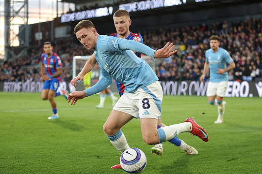Chelsea cân nhắc bom tấn tuyến giữa: Wharton hay Anderson?