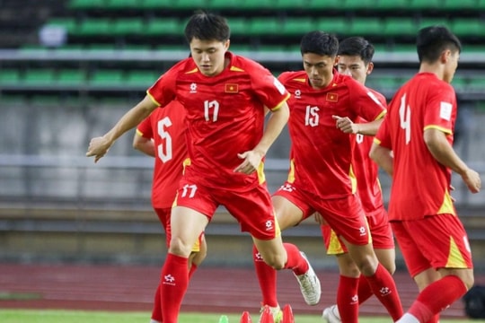 Việt Nam 2-0 Lào: Kim Sang Sik ưu tiên kinh nghiệm