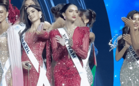 Chiến lược trang phục của Hương Giang tại Miss Universe gây tranh cãi
