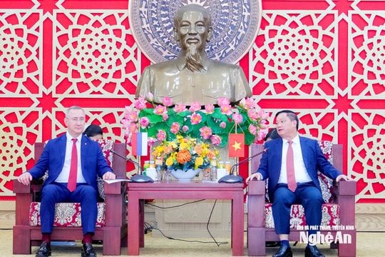 Bí thư Tỉnh ủy Nghệ An Nguyễn Khắc Thận tiếp Thống đốc tỉnh Kaluga, Liên bang Nga