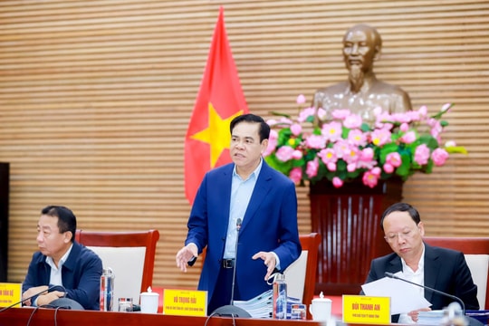 Chủ tịch UBND tỉnh Nghệ An Võ Trọng Hải chủ trì phiên họp chuyên đề của UBND tỉnh