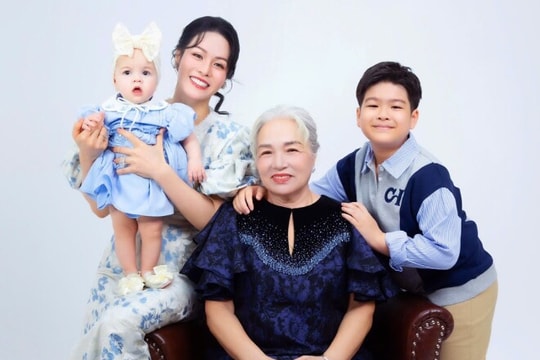 Nhật Kim Anh hạnh phúc bên hai con Bửu Long và Julia