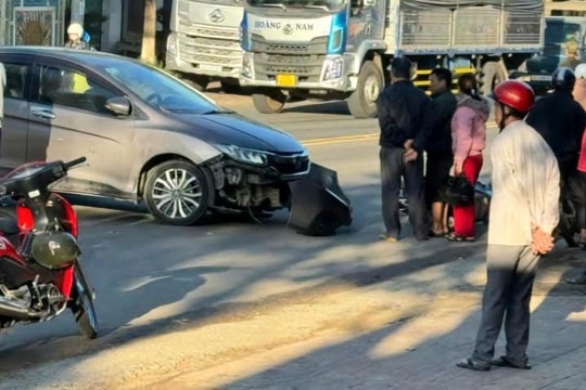 Mức phạt hiện hành đối với ô tô chuyển hướng không an toàn